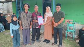 JAGABAYA SEMANU SERAHKAN AKTA KEMATIAN UNTUK WARGA NITIKAN BARAT MELALUI GPS